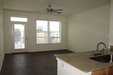 2825-2875 Vine Street 1-3 Beds Apartment for Rent Photo Gallery 1