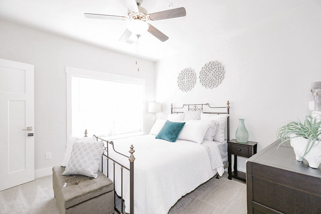 Bedroom with ceiling fan