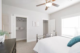 2000 Mchenry Square Studio Apartment for Rent - Photo Gallery 3