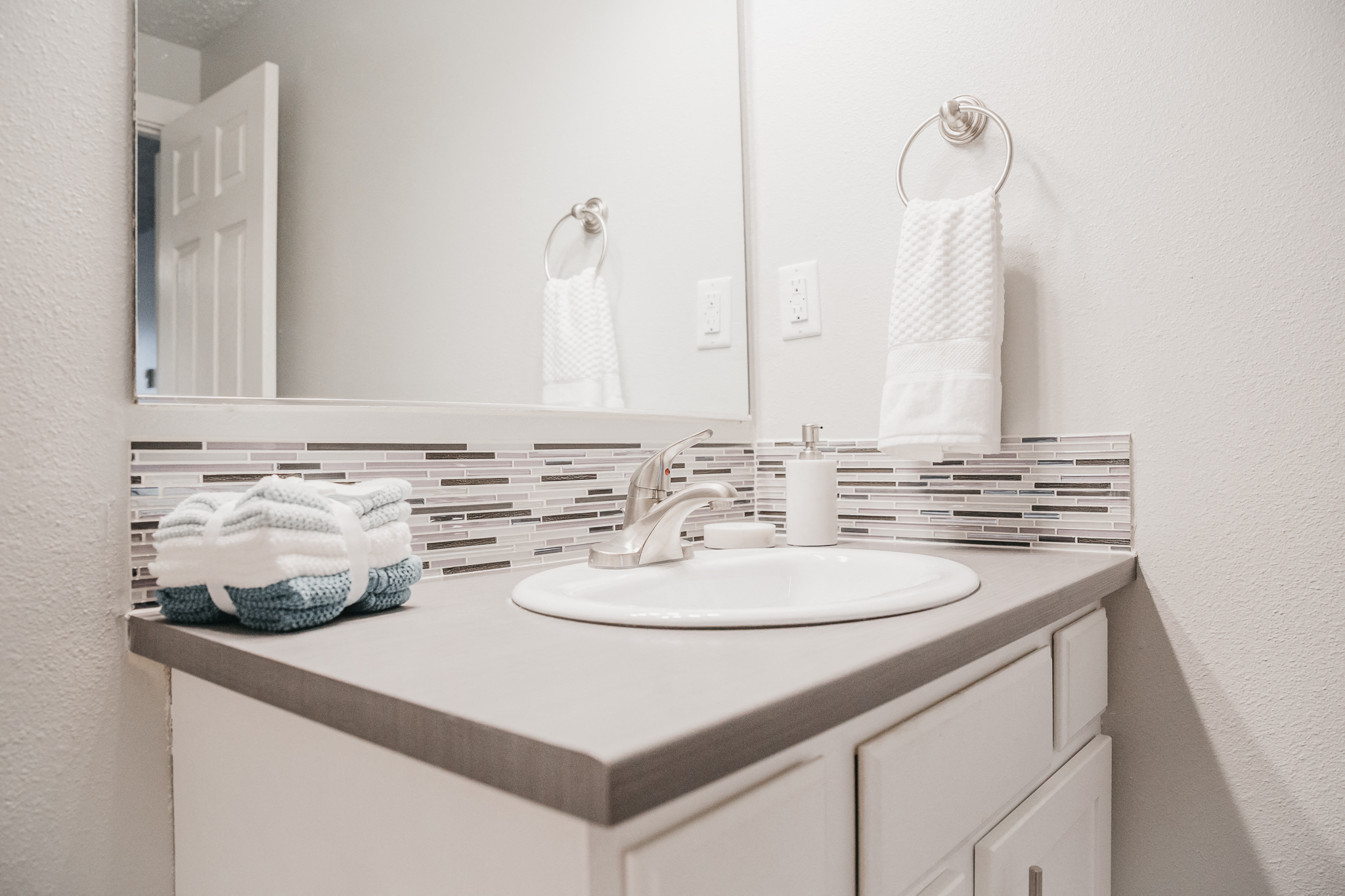 GoGo Heights Bathroom Sink