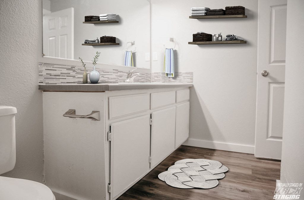 GoGo Heights Bathroom