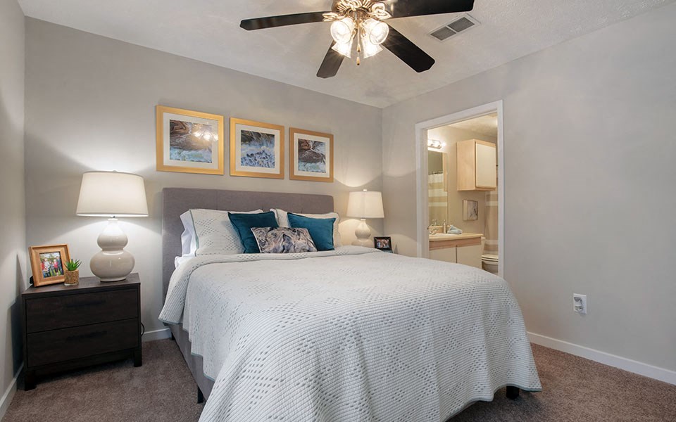 Spacious master suites at Ridgeland Place Apartment Homes, Ridgeland, MS