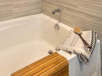 Roman Style Tubs at Windsor Turtle Creek, Texas