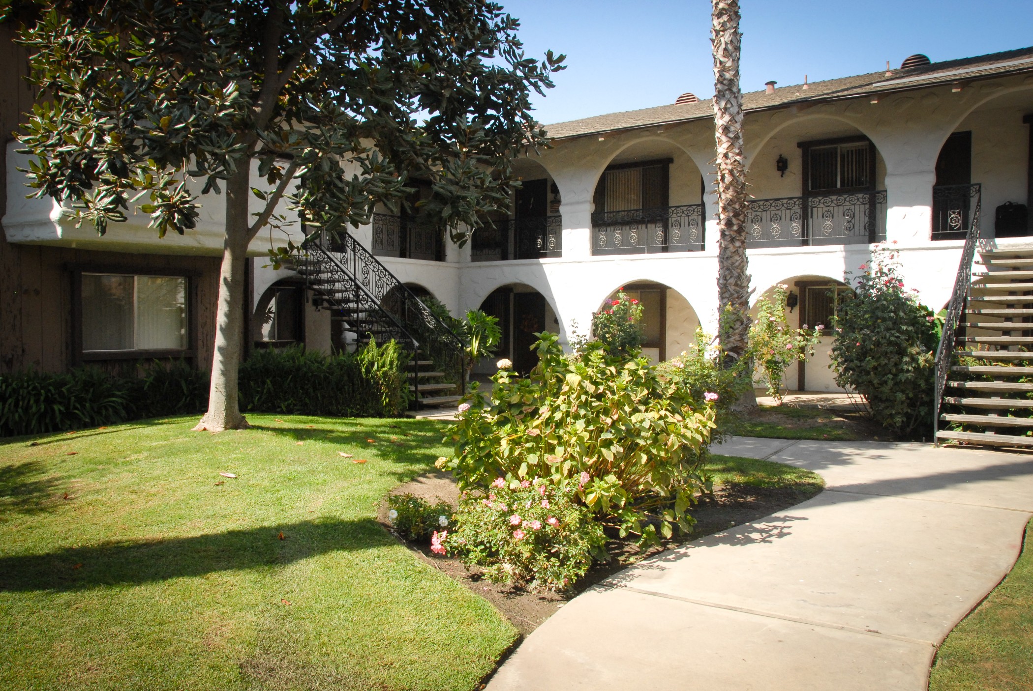 Barcelona Apartments Apartments in Visalia, CA