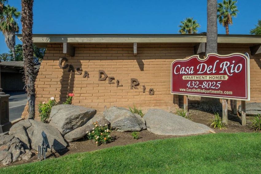 Welcoming Property Signage at Casa Del Rio Apartments, Fresno, California