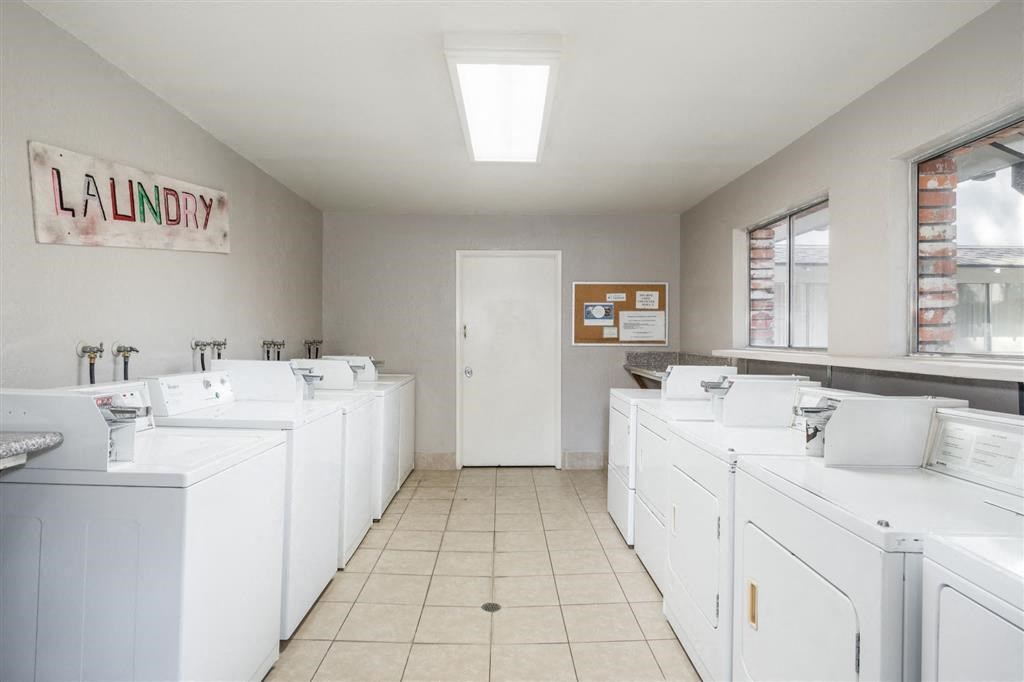 Laundry Center at Scottsmen Too Apartments, California, 93612