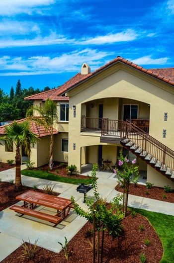 Grilling Center with Pergola Grilling Center with Pergola at Villa Faria Apartments, California, 93720 - Photo Gallery 3
