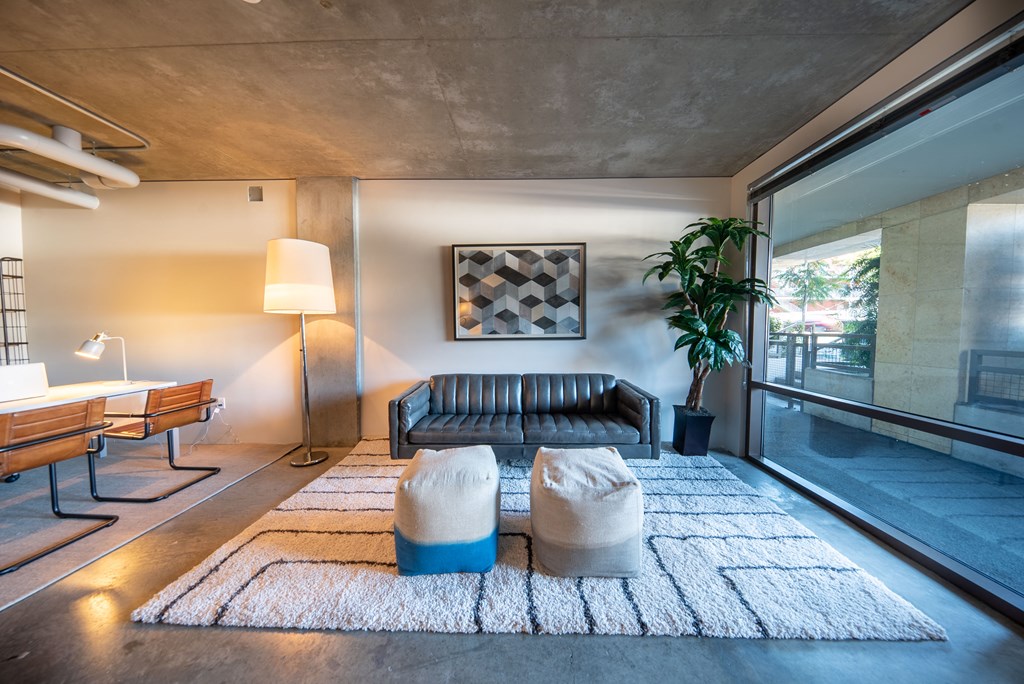 Community Lounge With Plenty of Seating at 10th and G Apartments in San Diego, CA