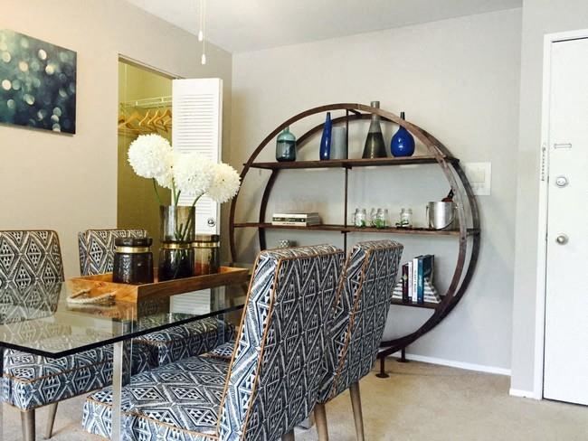 950 Village Green Lane 1-2 Beds Apartment, Home for Rent - Photo Gallery