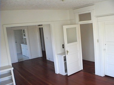 1603 NE Alberta Studio-2 Beds Apartment for Rent