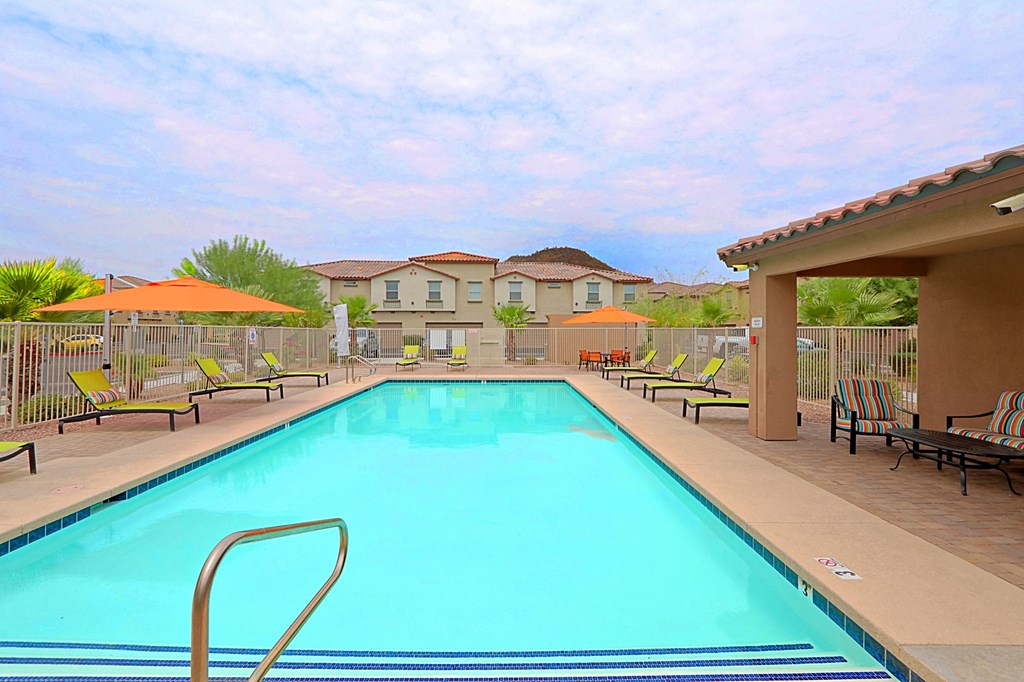 the swimming pool at the resort at auburn