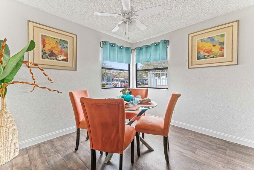 dinning area - Photo Gallery