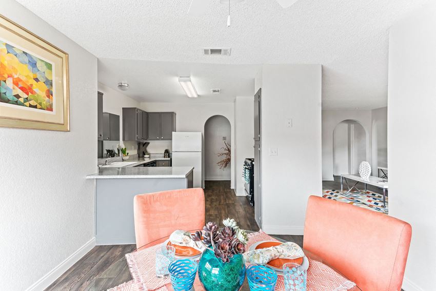 dinning area - Photo Gallery