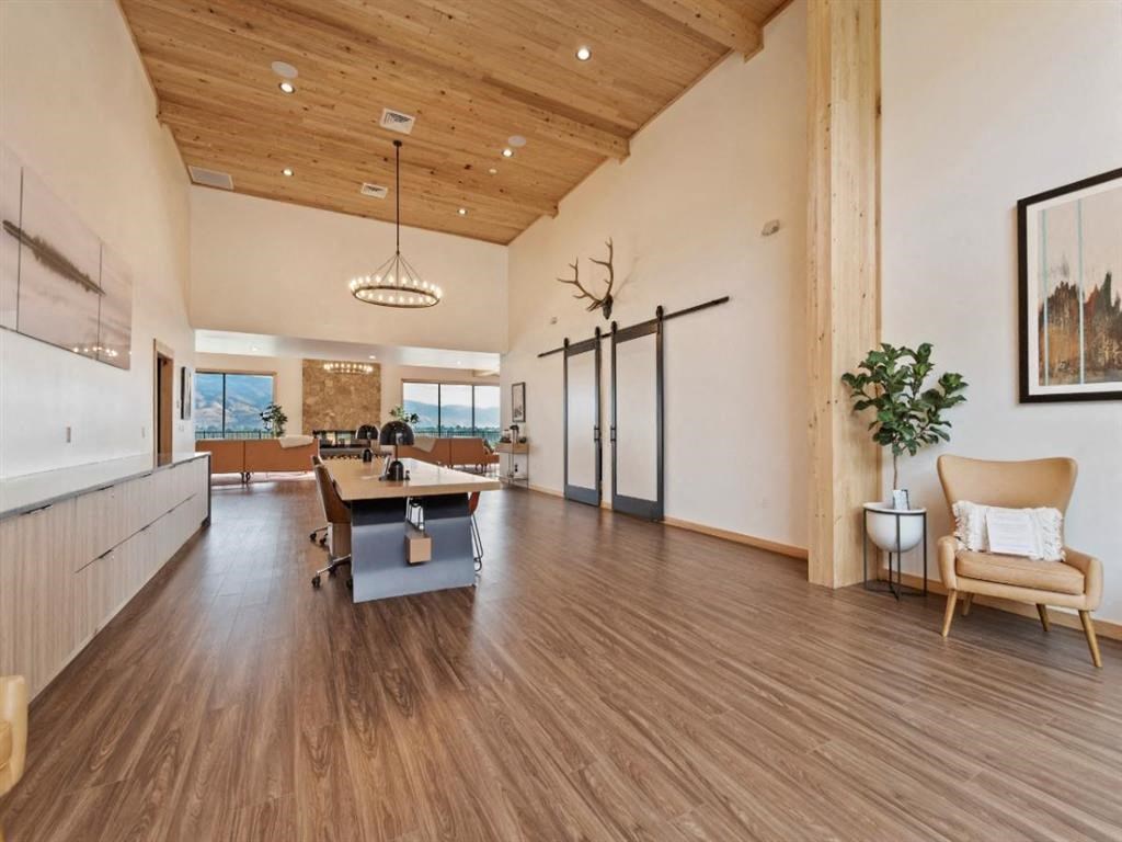 Leasing area at Columbia Village, Boise