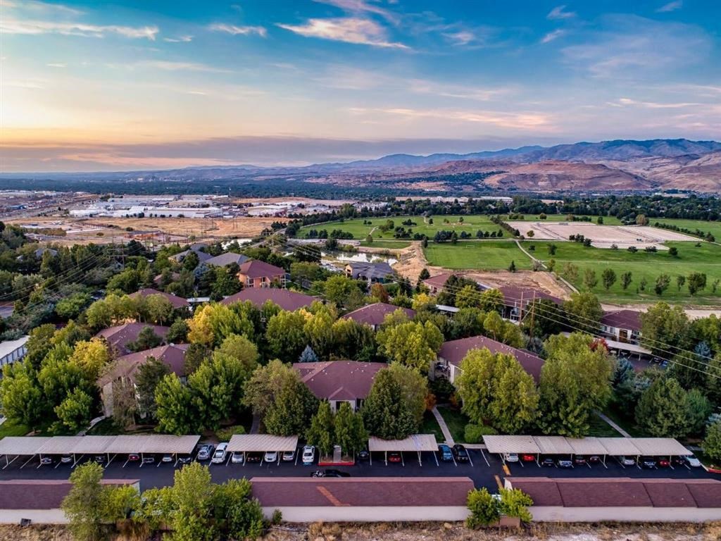 Living in style at Columbia Village, Idaho, 83716