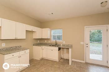 1966 Conrad Ave SE 3 Beds House for Rent - Photo Gallery 7