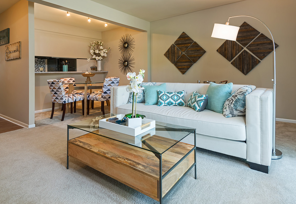 Highgrove at Big Bend Apartments in Manchester, MO