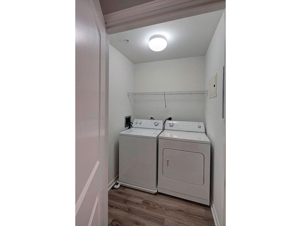 Washer And Dryer at The MilTon Luxury Apartments, Vernon Hills, IL