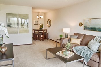 Living Room - Photo Gallery 3