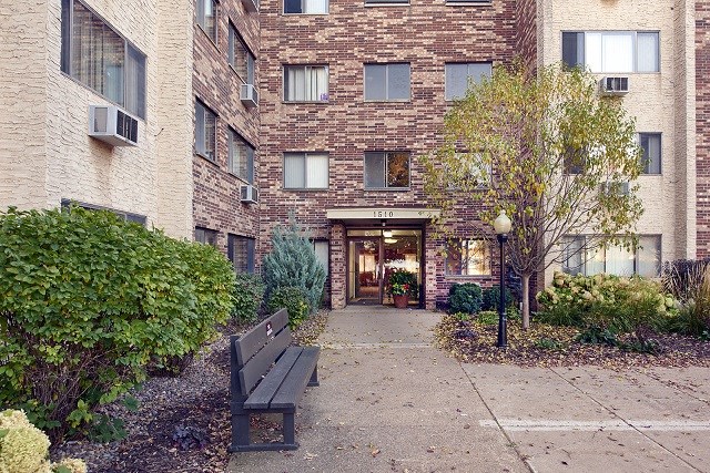 Courtyard Courtyard at Central Park Manor, Hopkins, MN, 55343