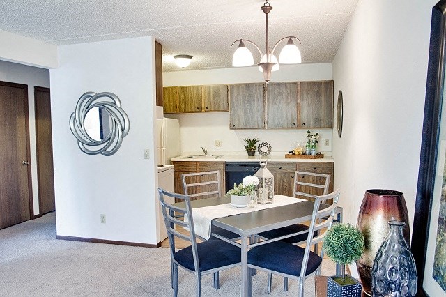 Dining And Kitchen at Central Park Manor, Hopkins, MN