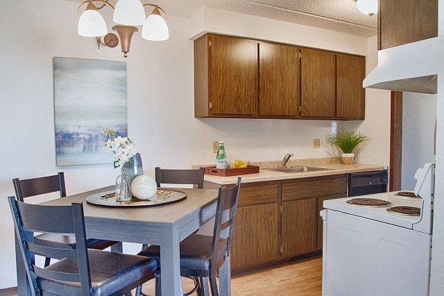 Eat In Kitchen at Knollwood Towers West  Apartments, Minnesota