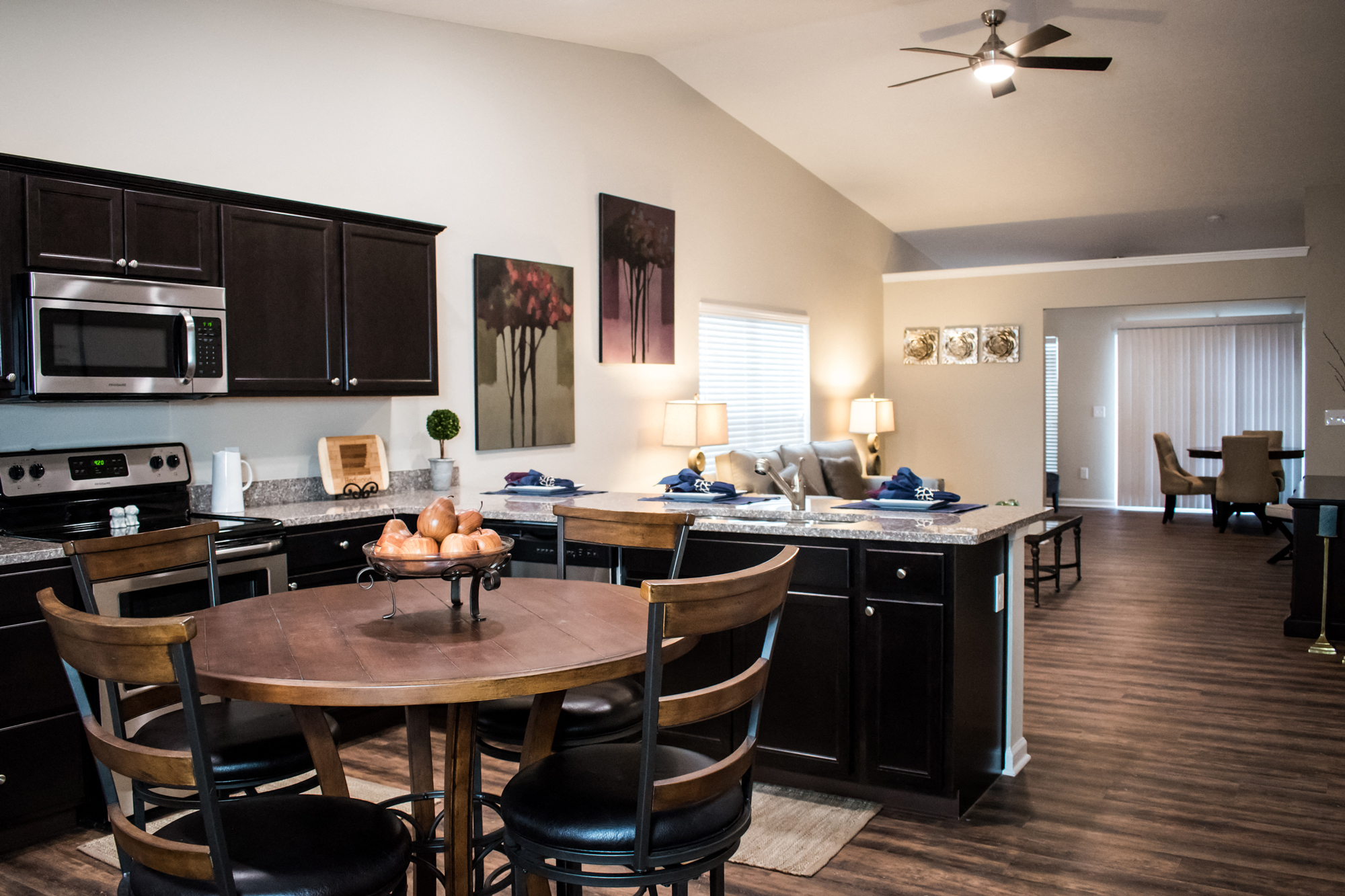 Brownsburg IN Apartment Rentals Redwood Brownsburg Kitchen