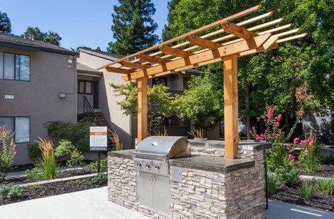 BBQ Area l The Woods Apartments in Citrus Heights CA 
