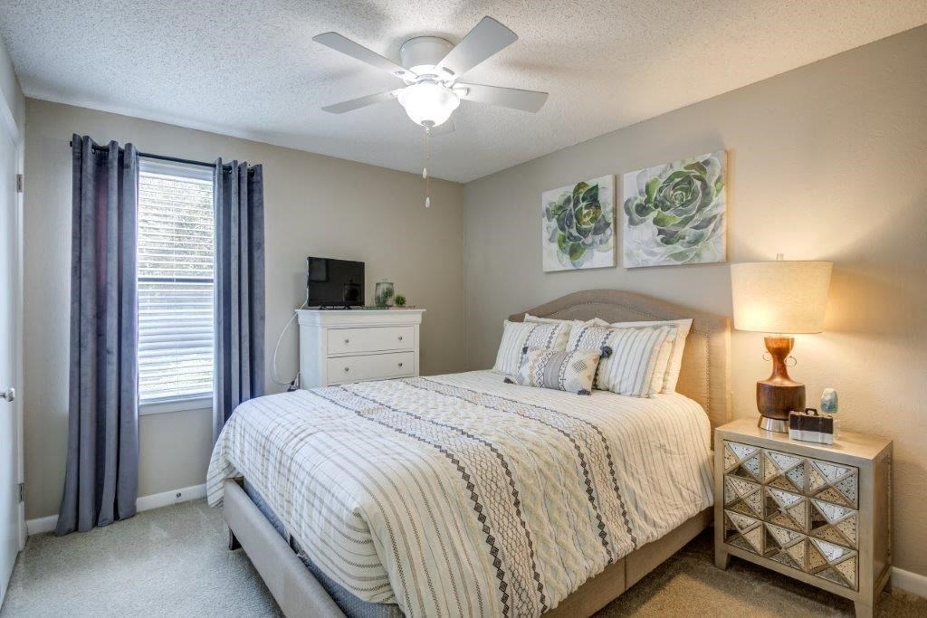 spacious bedrooms at the estates