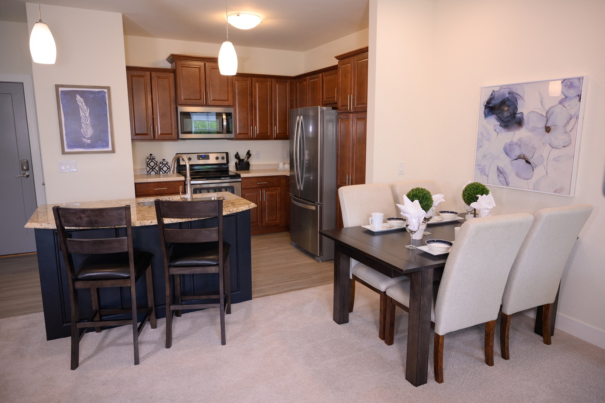 Dining Area at Poplar Creek Apartments, Wisconsin, 53045