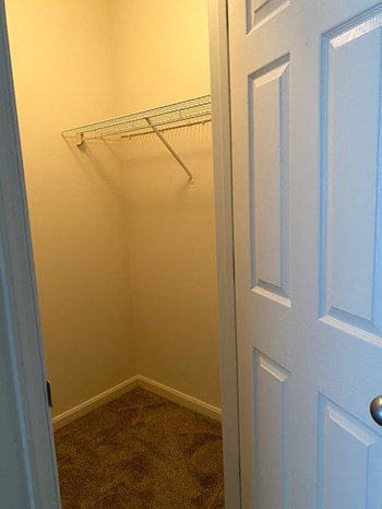 100-400 Hiawatha Lane 2-3 Beds Apartment for Rent - Photo Gallery 25