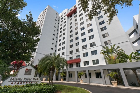 the building in which the hotel is located