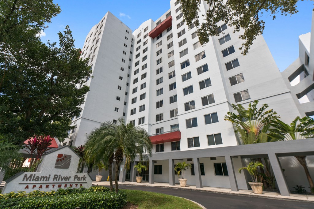 the building in which the hotel is located
