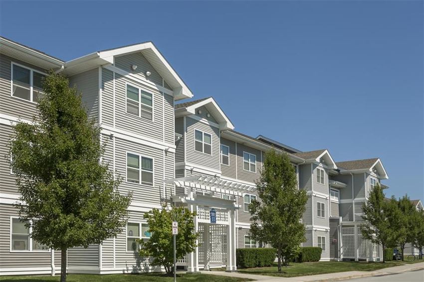 Retreat At Union Pond Apartments, 1 Gatehouse Drive, East Wareham, MA RentCafe