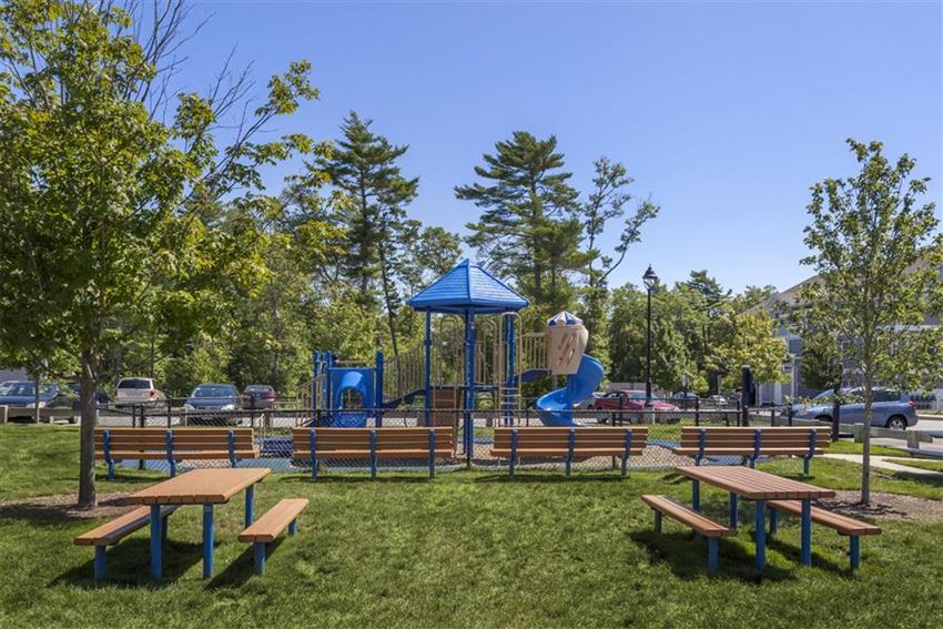 Retreat At Union Pond Apartments, 1 Gatehouse Drive, East Wareham, MA RentCafe