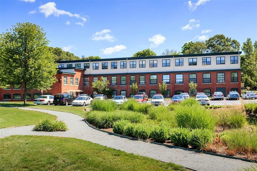 Barrington Cove Apartments, 90 Bay Spring Ave, Barrington, RI RentCafe