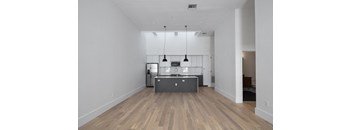 Auction House Unit 208