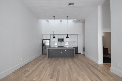 510 Julia St. 1-2 Beds Apartment for Rent - Photo Gallery 21