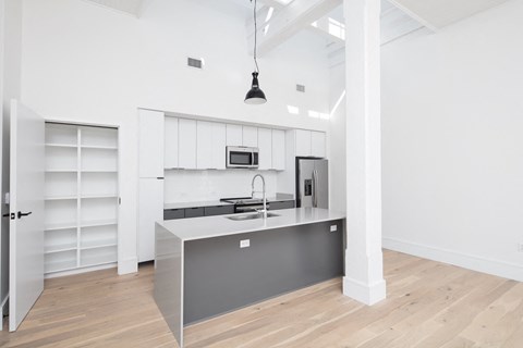 510 Julia St. 1-2 Beds Apartment for Rent - Photo Gallery 17