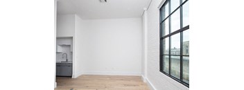 Auction House Unit 202