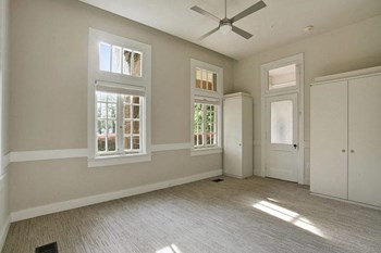 913 Jena St. 1-2 Beds Apartment for Rent - Photo Gallery 4