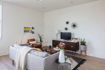1581 Magazine St. 1-2 Beds Apartment for Rent - Photo Gallery 4