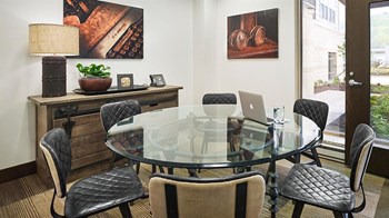 2645 Railroad Street Studio-2 Beds Apartment for Rent - Photo Gallery 5