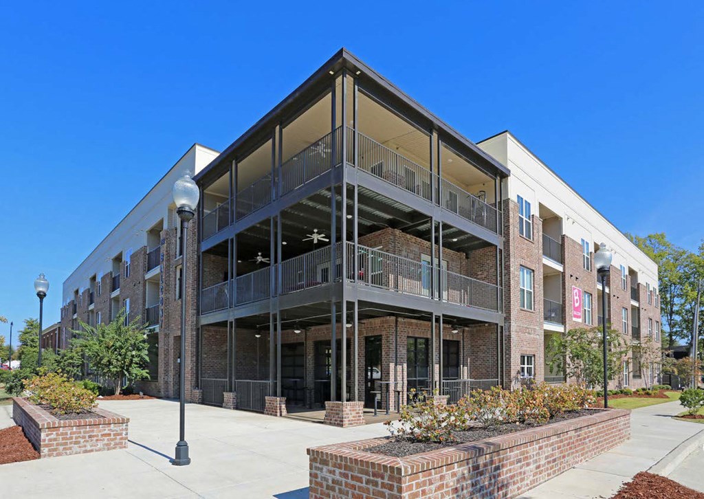 The Balcony Apartments in Tuscaloosa, AL, Exterior