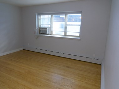 85 Hargrave Street Studio-1 Bed Apartment for Rent - Photo Gallery 1