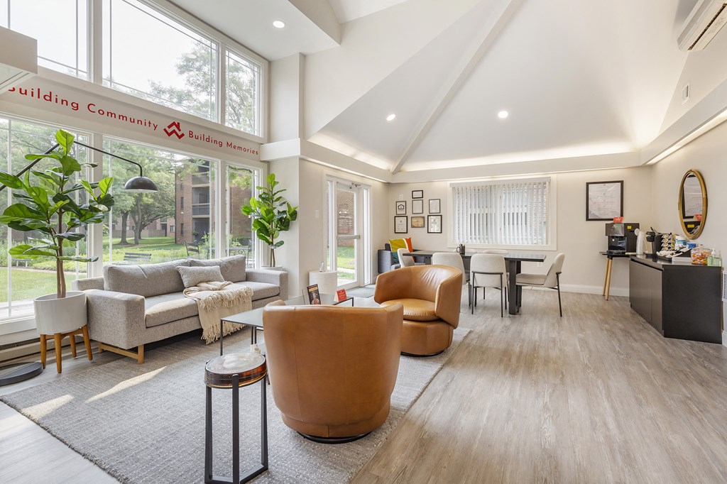 Posh Lounge Area In Clubhouse at The Greens at Columbia, Columbia
