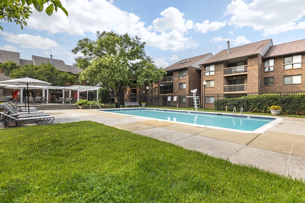 Relaxing Swimming Pool With Sundeck Relaxing Swimming Pool With Sundeck at The Greens at Columbia, Columbia, MD