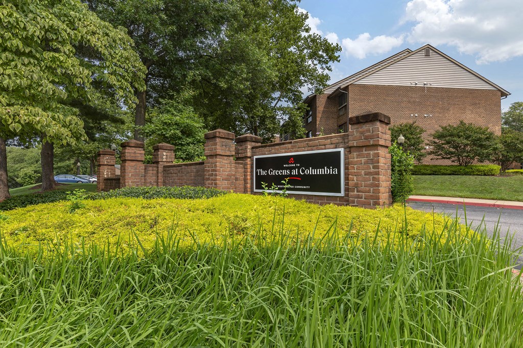 Decorated Property Signage at The Greens at Columbia, Columbia