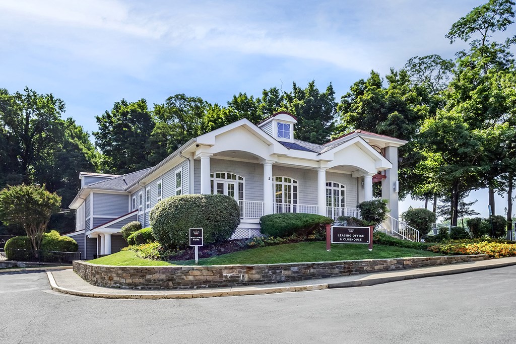 Amazing Leasing office Outdoor at Annapolis Roads, Annapolis