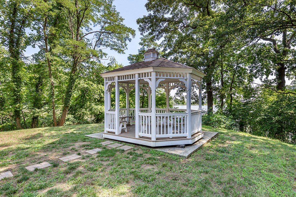 White Garden Gazebo at Annapolis Roads, Annapolis